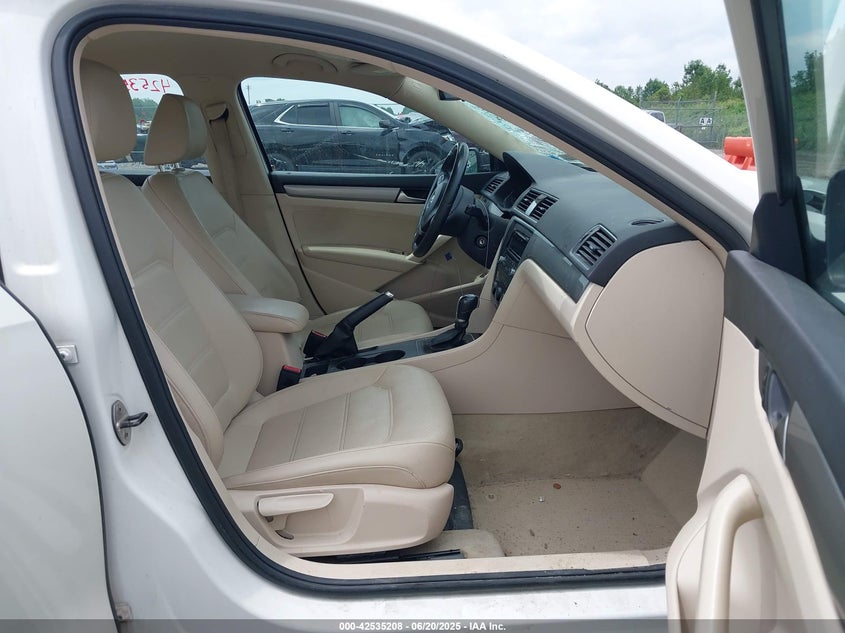 2014 VOLKSWAGEN PASSAT 2.5L WOLFSBURG EDITION - 1VWAP7A33EC008114