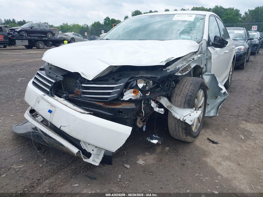 2014 VOLKSWAGEN PASSAT 2.5L WOLFSBURG EDITION - 1VWAP7A33EC008114
