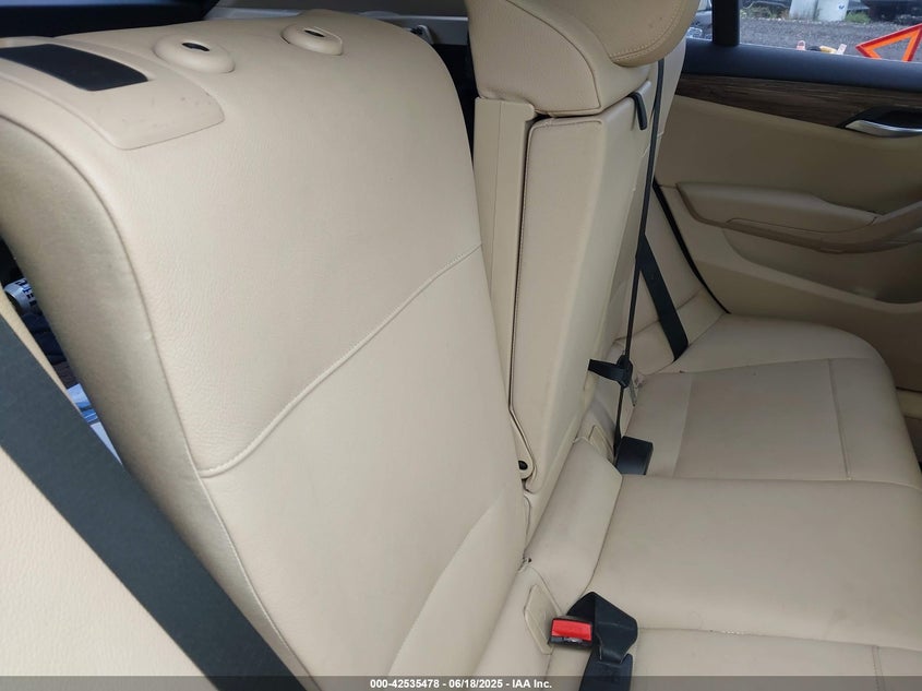 2015 BMW X1 VIN: WBAVL1C56FVY39184