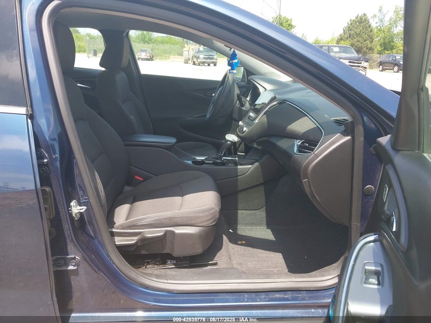 2019 CHEVROLET MALIBU LT - 1G1ZD5ST4KF105973