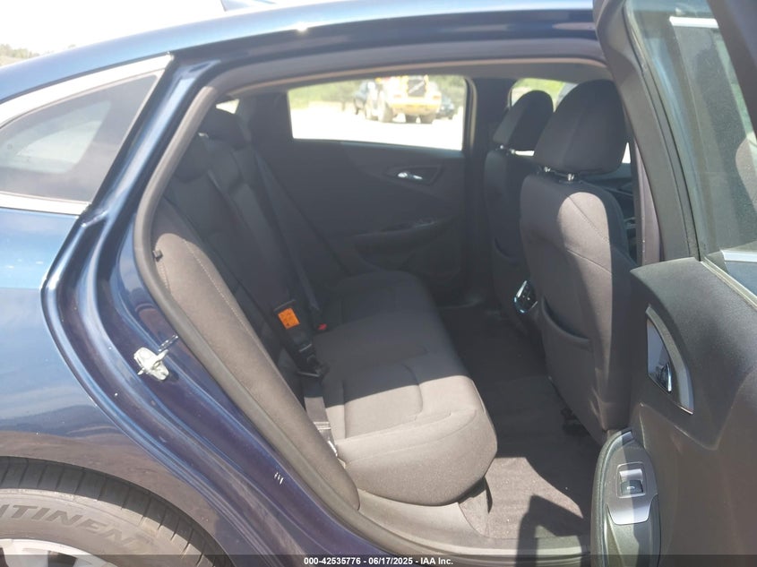 2019 CHEVROLET MALIBU LT - 1G1ZD5ST4KF105973