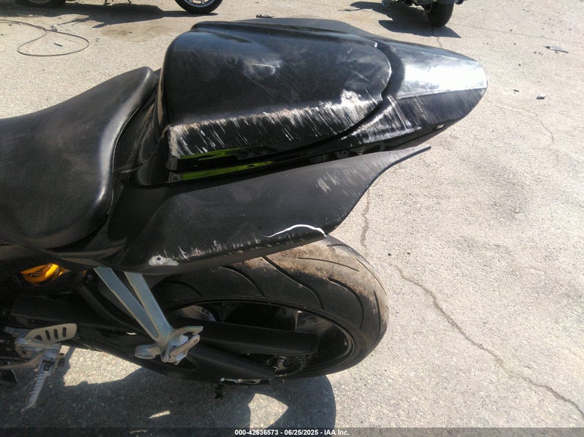 2008 SUZUKI GSX-R1000 - JS1GT77A182107260