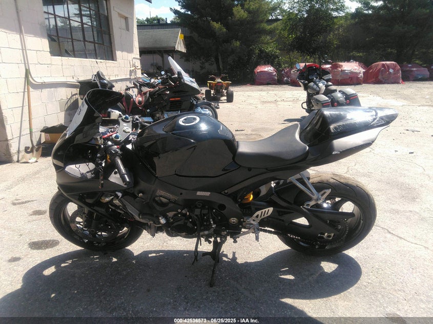 2008 SUZUKI GSX-R1000 - JS1GT77A182107260