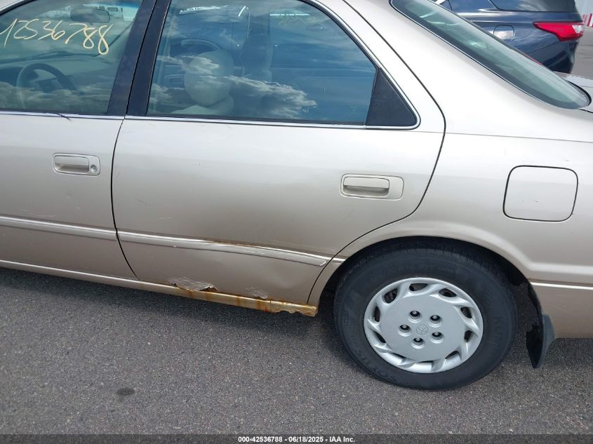 1999 Toyota Camry Le VIN: JT2BG22K4X0371132 Lot: 42536788