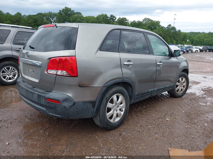 2011 KIA SORENTO VIN: 5XYKT3A17BG067099