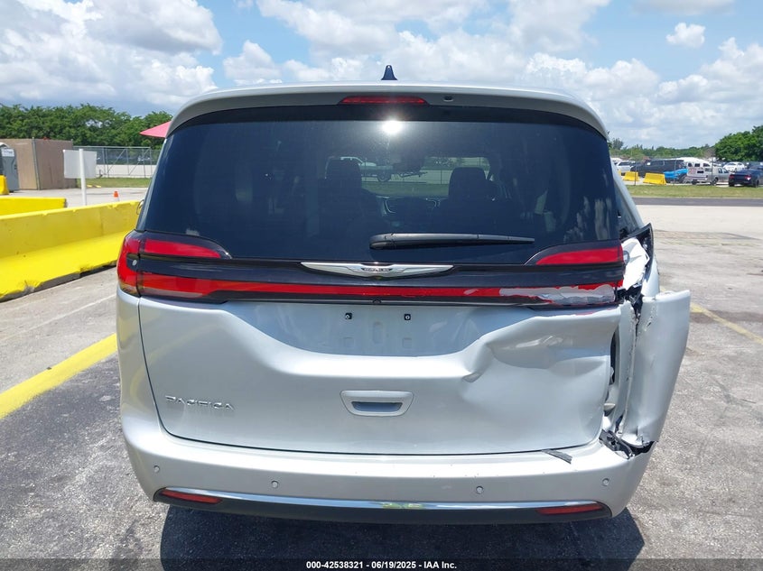 2024 Chrysler Pacifica Touring L VIN: 2C4RC1BG4RR125729 Lot: 42538321