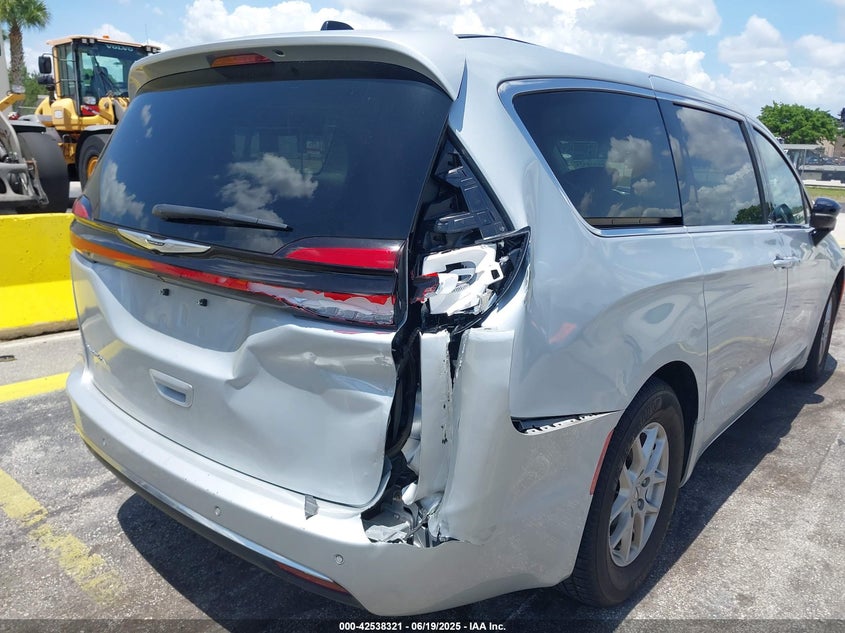 2024 Chrysler Pacifica Touring L VIN: 2C4RC1BG4RR125729 Lot: 42538321