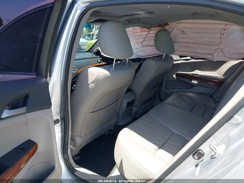 2011 HONDA ACCORD VIN: 1HGCP3F85BA016300