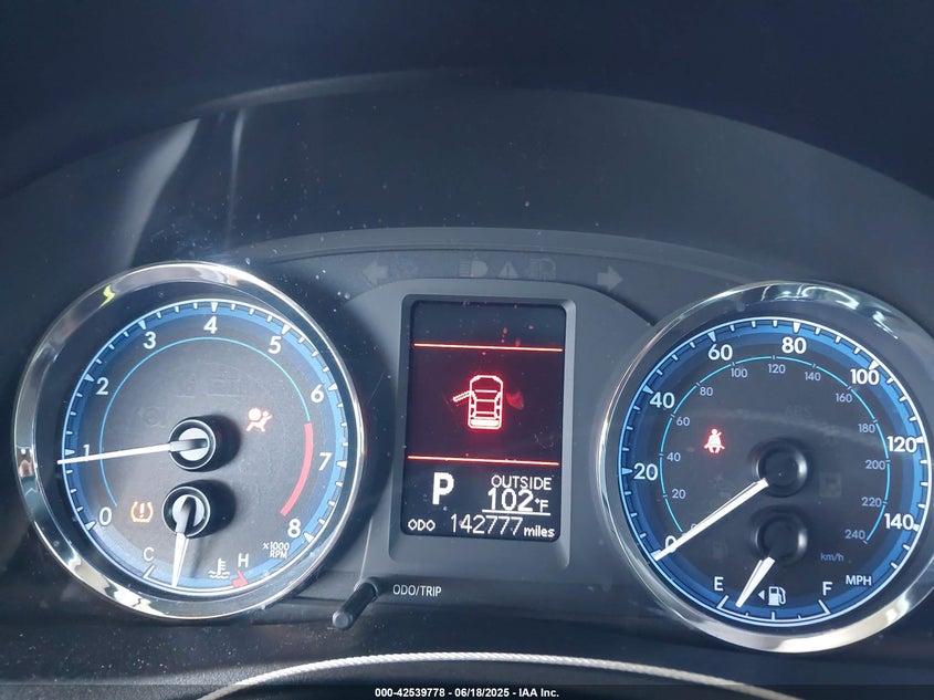 2018 TOYOTA COROLLA LE - 2T1BURHEXJC079072