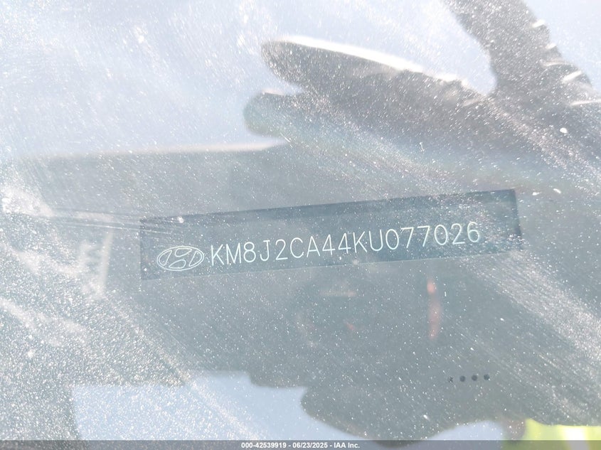 VIN KM8J2CA44KU077026 2019 HYUNDAI TUCSON SE