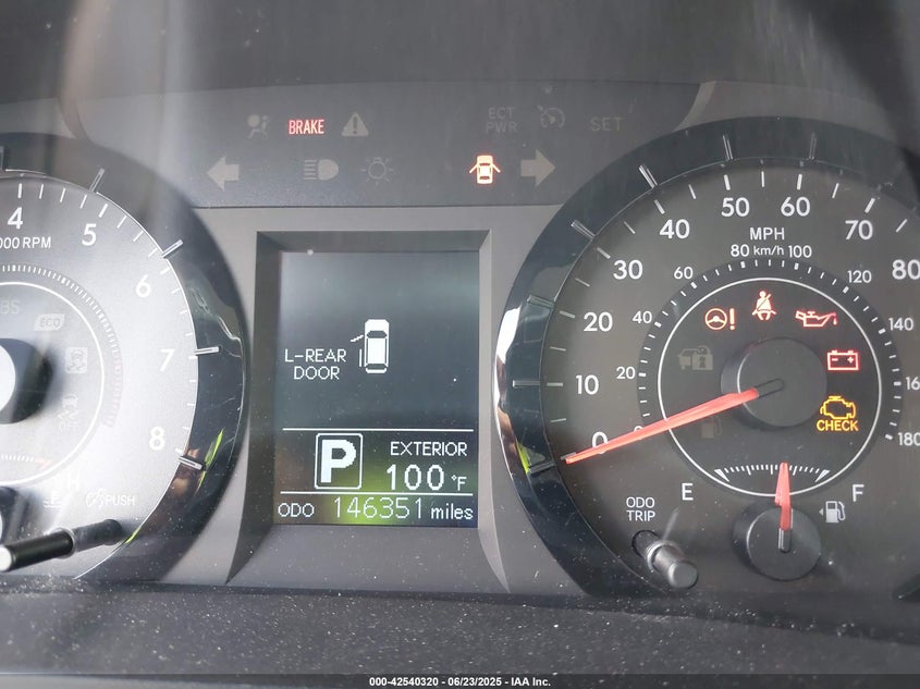 VIN 5TDKZ3DC3HS828606 2017 TOYOTA SIENNA LE 8 PASSENGER