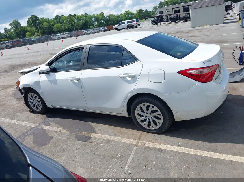 2018 TOYOTA COROLLA LE - 5YFBURHE2JP830200