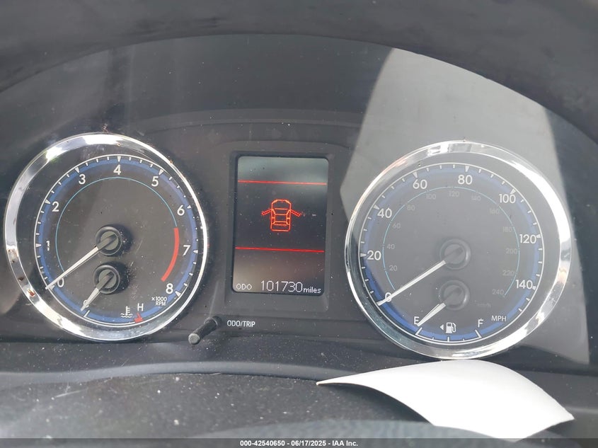 2018 TOYOTA COROLLA LE - 5YFBURHE2JP830200