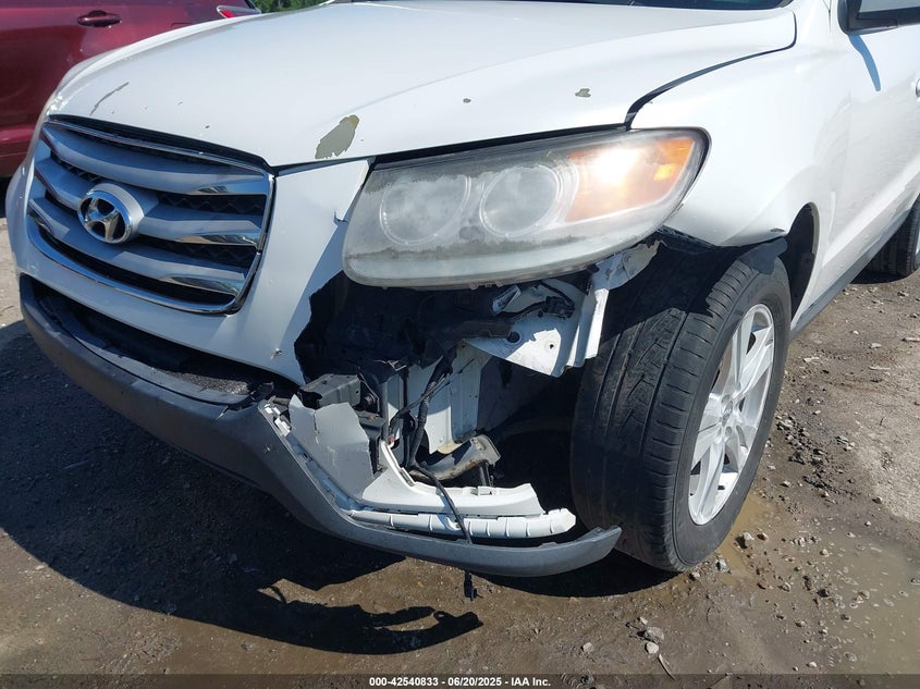 2012 HYUNDAI SANTA FE VIN: 5XYZK4AG9CG104117