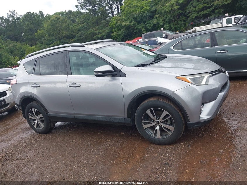 2017 TOYOTA RAV4 XLE - 2T3WFREV9HW389987