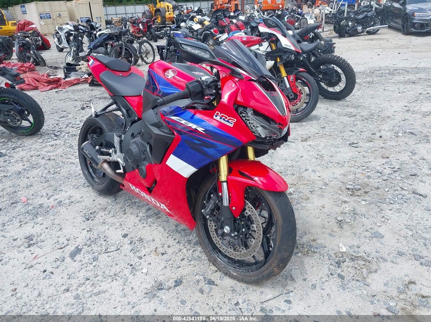 JH2SC7754PK600424 HONDA CBR1000RA Photo 1