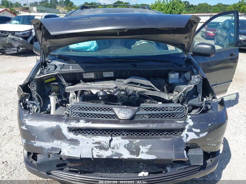 2004 Toyota Sienna Ce/Le VIN: 5TDZA23C04S078982 Lot: 42541306