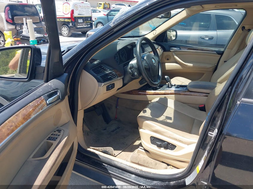 2010 BMW X5 VIN: 5UXFE4C50AL381342