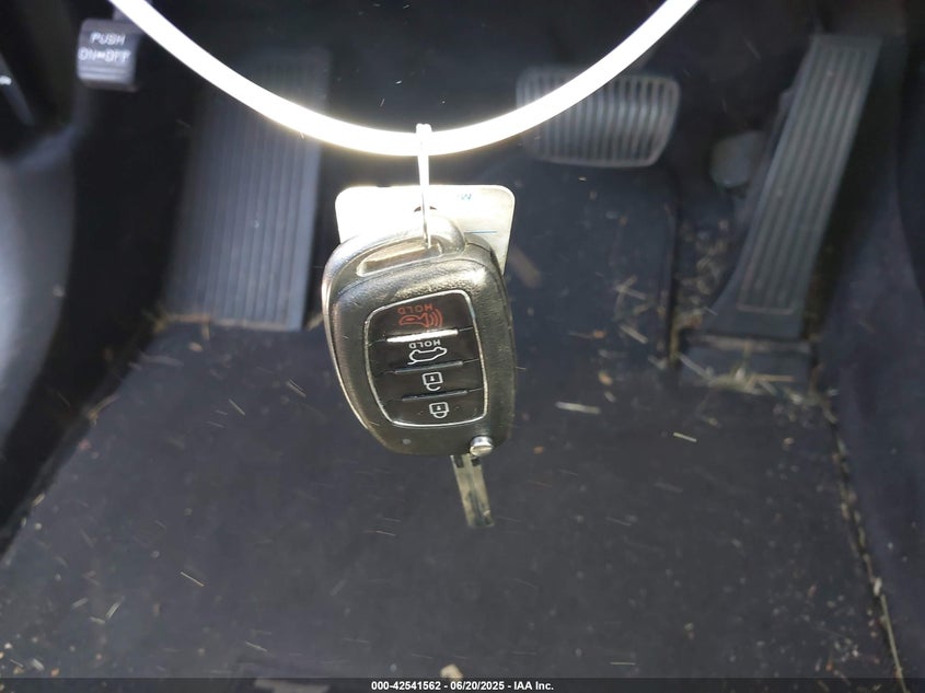 2017 HYUNDAI TUCSON SE - KM8J23A48HU417299