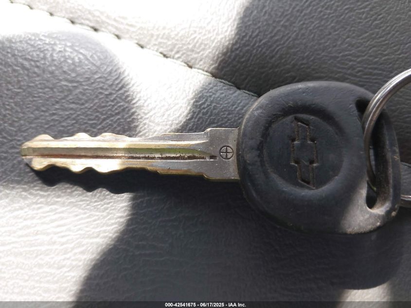 2008 Chevrolet Express Cutaway Work Van VIN: 1GBJG31K381104350 Lot: 42541675