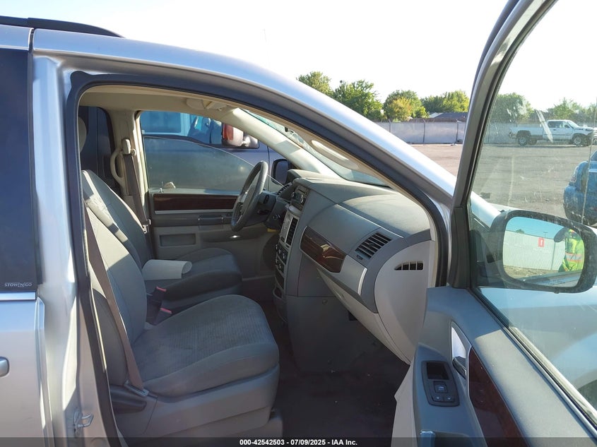 2010 CHRYSLER TOWN & COUNTRY VIN: 2A4RR5D1XAR236329