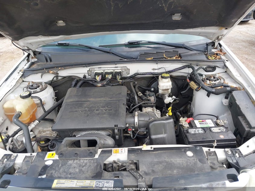 2011 FORD ESCAPE VIN: 1FMCU9DG1BKA63740