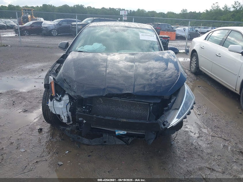 2020 HYUNDAI ELANTRA VIN: 5NPD84LF2LH604979