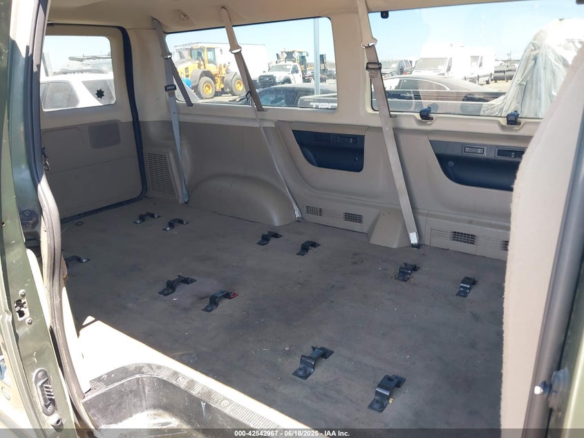 2005 FORD E-150 auction photo 8