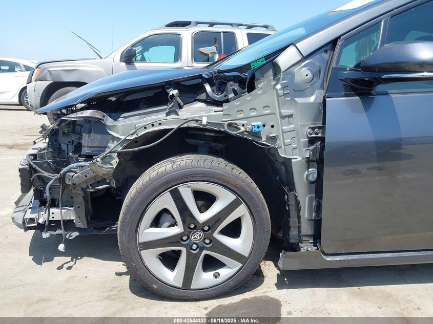 2017 TOYOTA PRIUS VIN: JTDKARFU6H3046916