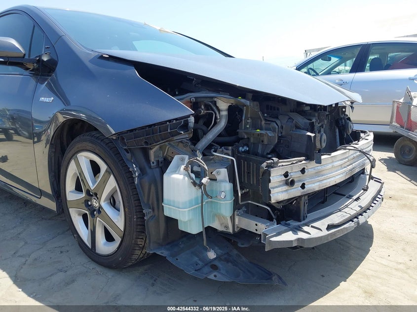 2017 TOYOTA PRIUS VIN: JTDKARFU6H3046916