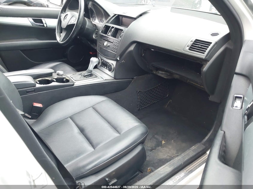 2009 MERCEDES-BENZ C 300 VIN: WDDGF54X29R067733