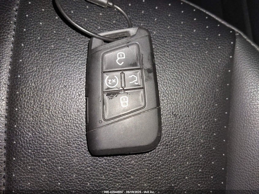 2024 VOLKSWAGEN TIGUAN 2.0T SE/2.0T WOLFSBURG EDITION - 3VV2B7AXXRM098733