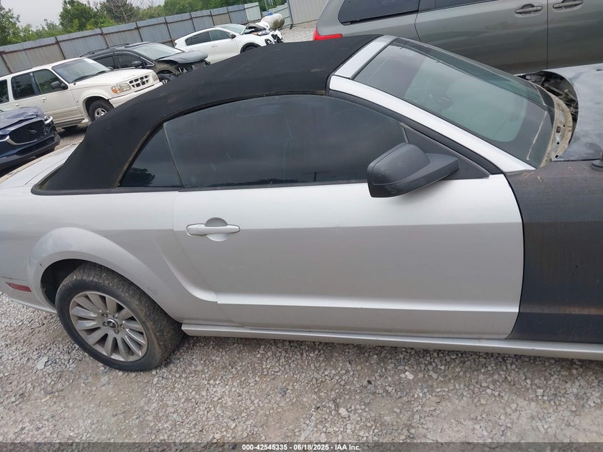 2005 Ford Mustang Gt VIN: 1ZVHT85H955181503 Lot: 42545335