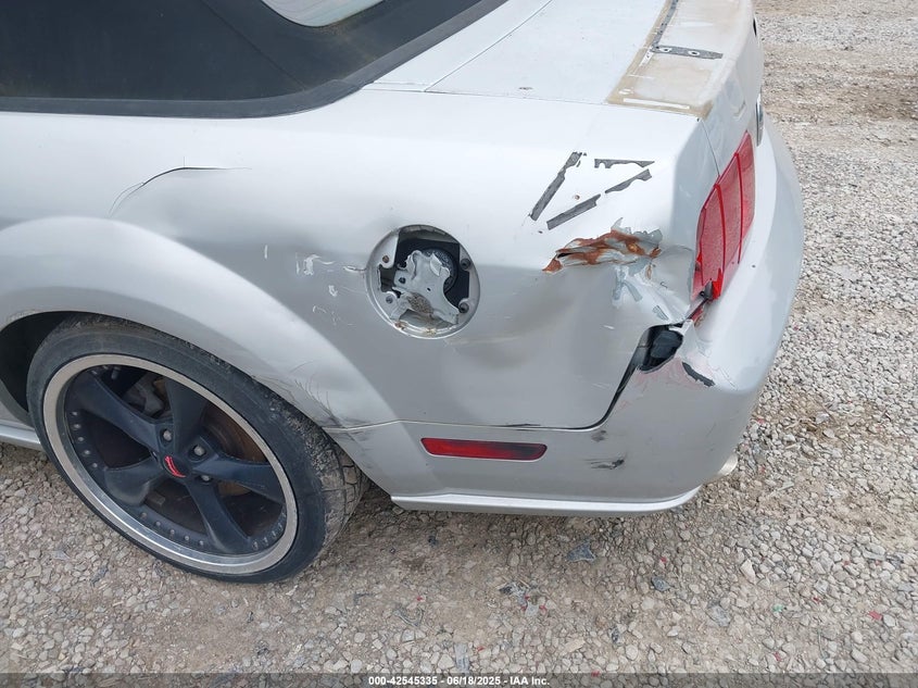 2005 Ford Mustang Gt VIN: 1ZVHT85H955181503 Lot: 42545335