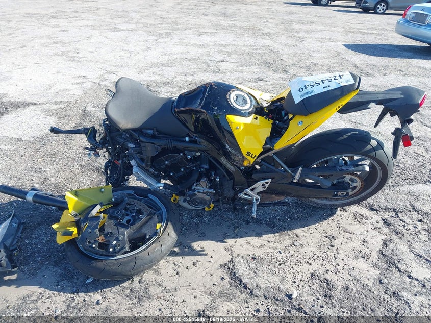 2024 Suzuki Gsx800 F VIN: JS1EM13BXR7102577 Lot: 42545549