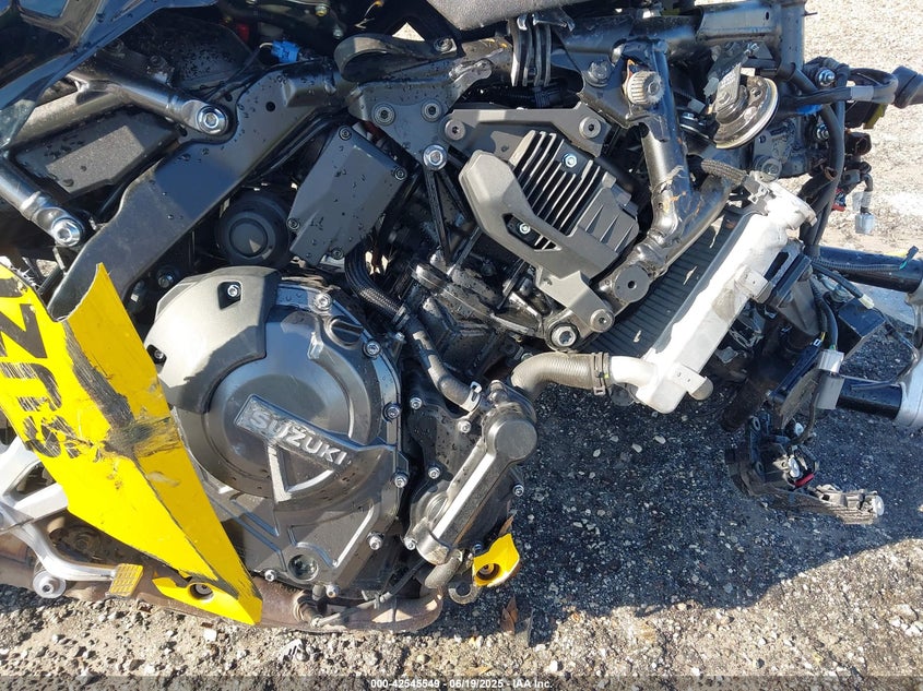 2024 Suzuki Gsx800 F VIN: JS1EM13BXR7102577 Lot: 42545549