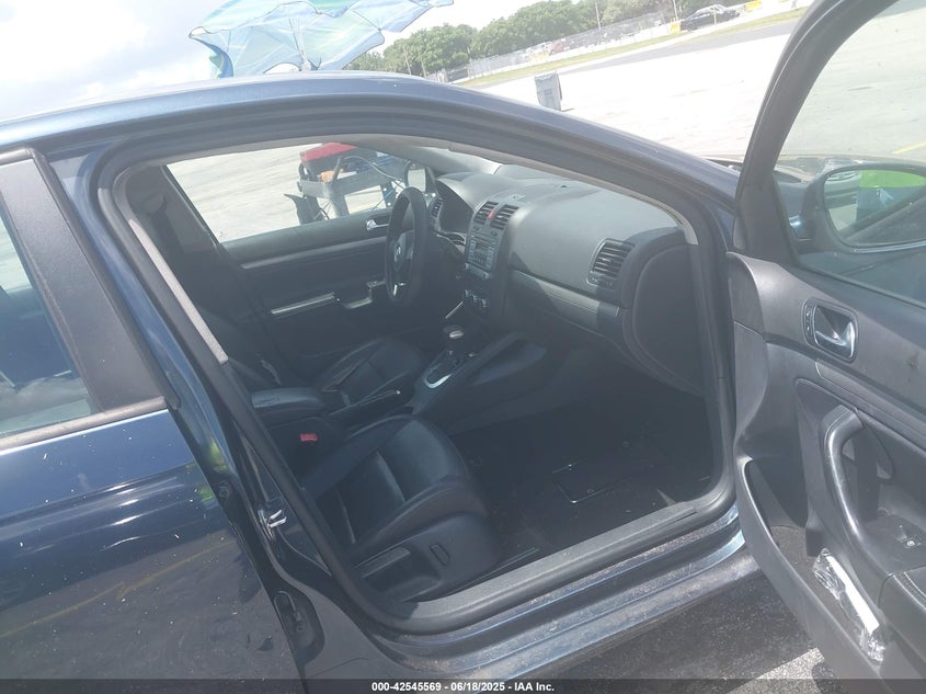 2010 VOLKSWAGEN JETTA VIN: 3VWAX7AJ9AM146831