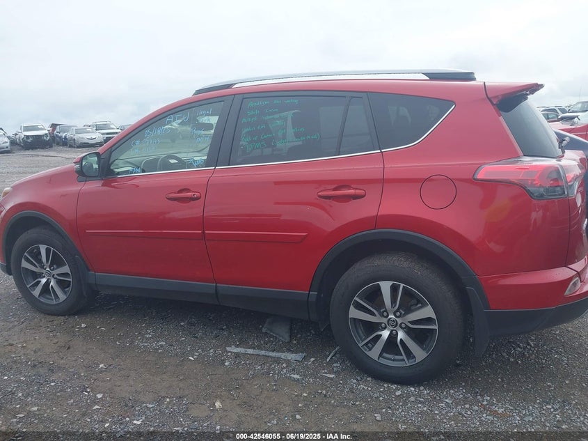 2017 TOYOTA RAV4 XLE - JTMRFREV5HJ121370