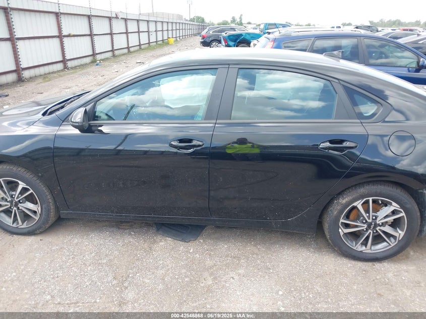 VIN 3KPF24AD7PE622528 2023 KIA FORTE LXS