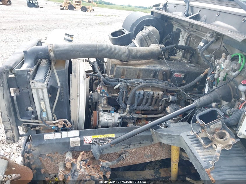 2000 Volvo Vn VIN: 4V4ND1UF1YN787851 Lot: 42547015