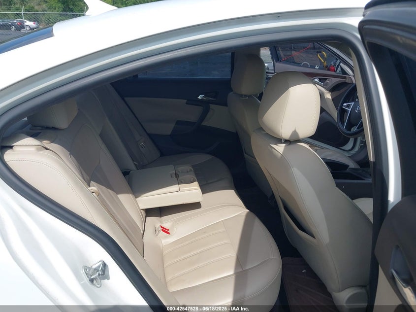 2011 BUICK REGAL VIN: W04GR5EC7B1092915