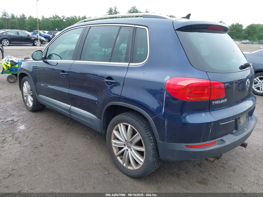 2012 VOLKSWAGEN TIGUAN VIN: WVGBV7AX7CW552641