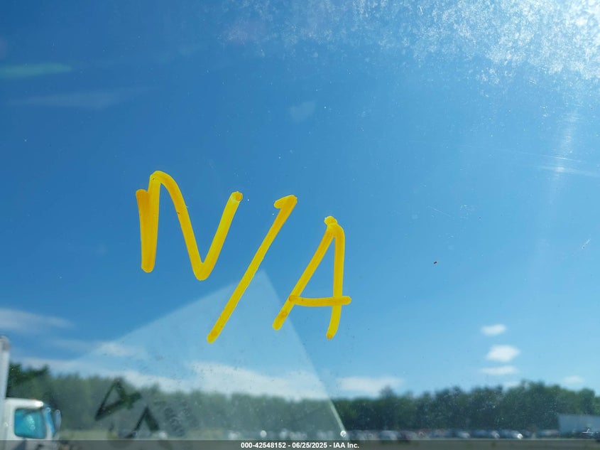 2006 Chevrolet Express Cutaway Work Van VIN: 1GBHG312461148157 Lot: 42548152