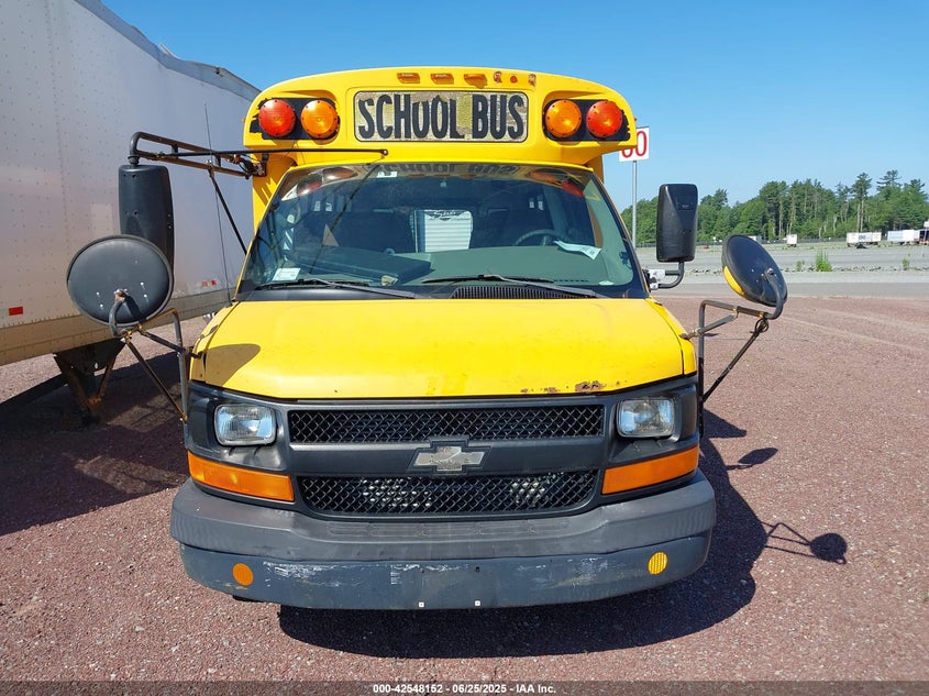 2006 Chevrolet Express Cutaway Work Van VIN: 1GBHG312461148157 Lot: 42548152