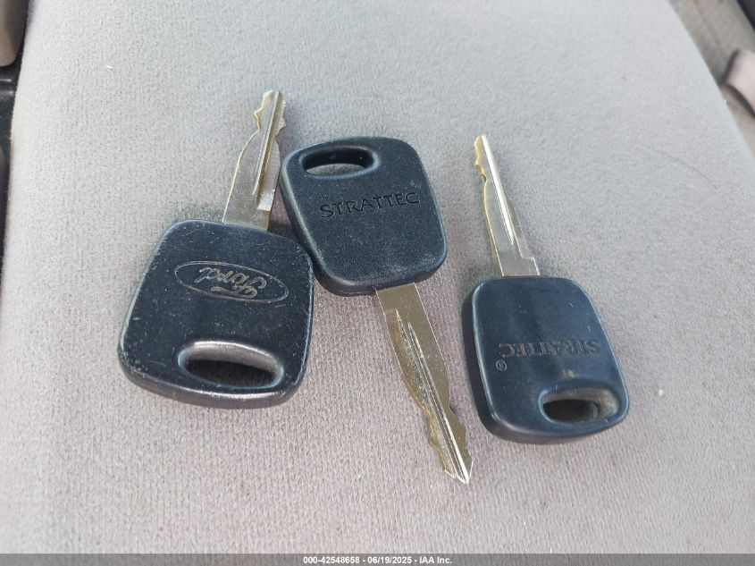 2002 Ford F150 Xl/Xlt VIN: 1FTRX17242NC10610 Lot: 42548658