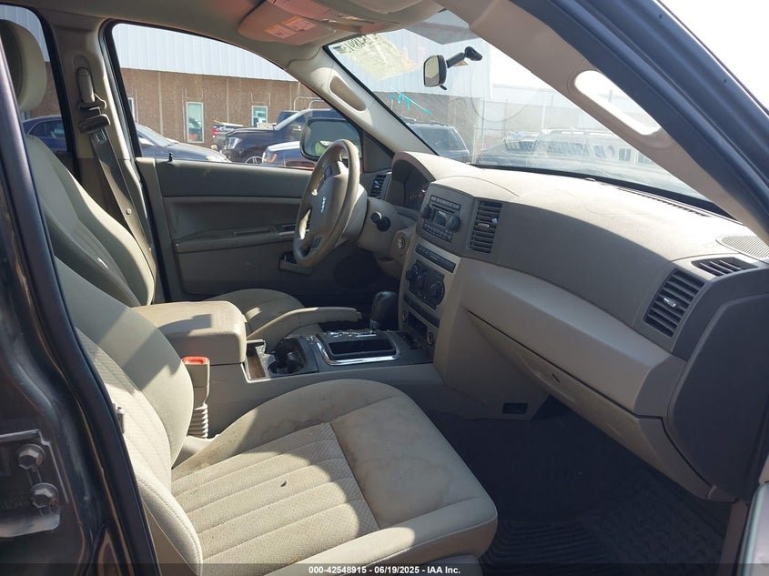 2005 Jeep Grand Cherokee Laredo