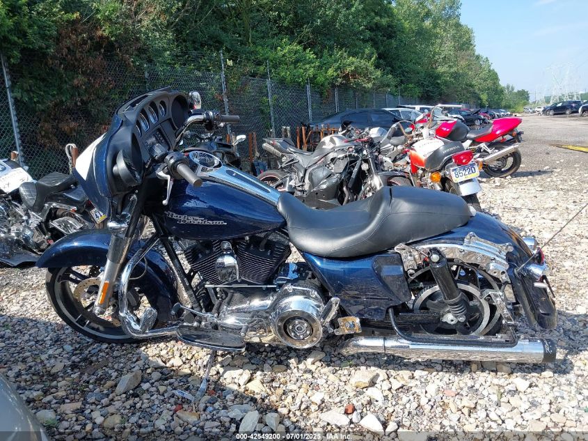 2014 Harley-Davidson Flhx Street Glide VIN: 1HD1KBM19EB698947 Lot: 42549200