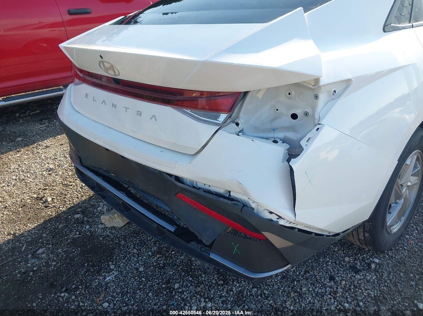 VIN KMHLL4DG4RU727081 2024 HYUNDAI ELANTRA SE