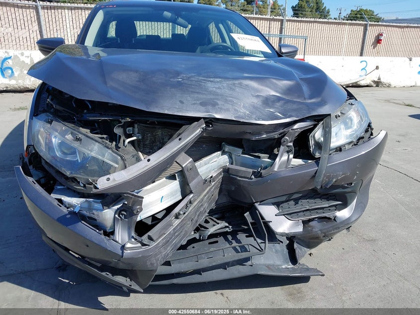 2018 HONDA CIVIC VIN: 2HGFC2F55JH519768