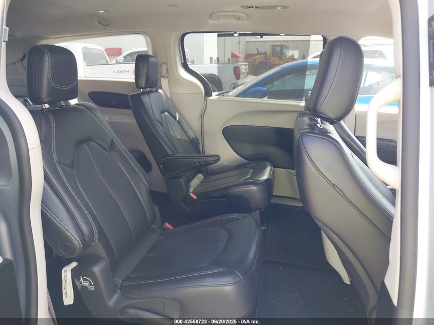 2023 Chrysler Pacifica Touring L VIN: 2C4RC1BG7PR624229 Lot: 42550723